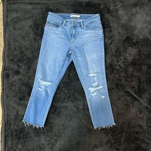 Levi’s 711 Skinny capri cut destroyed jeans 28
